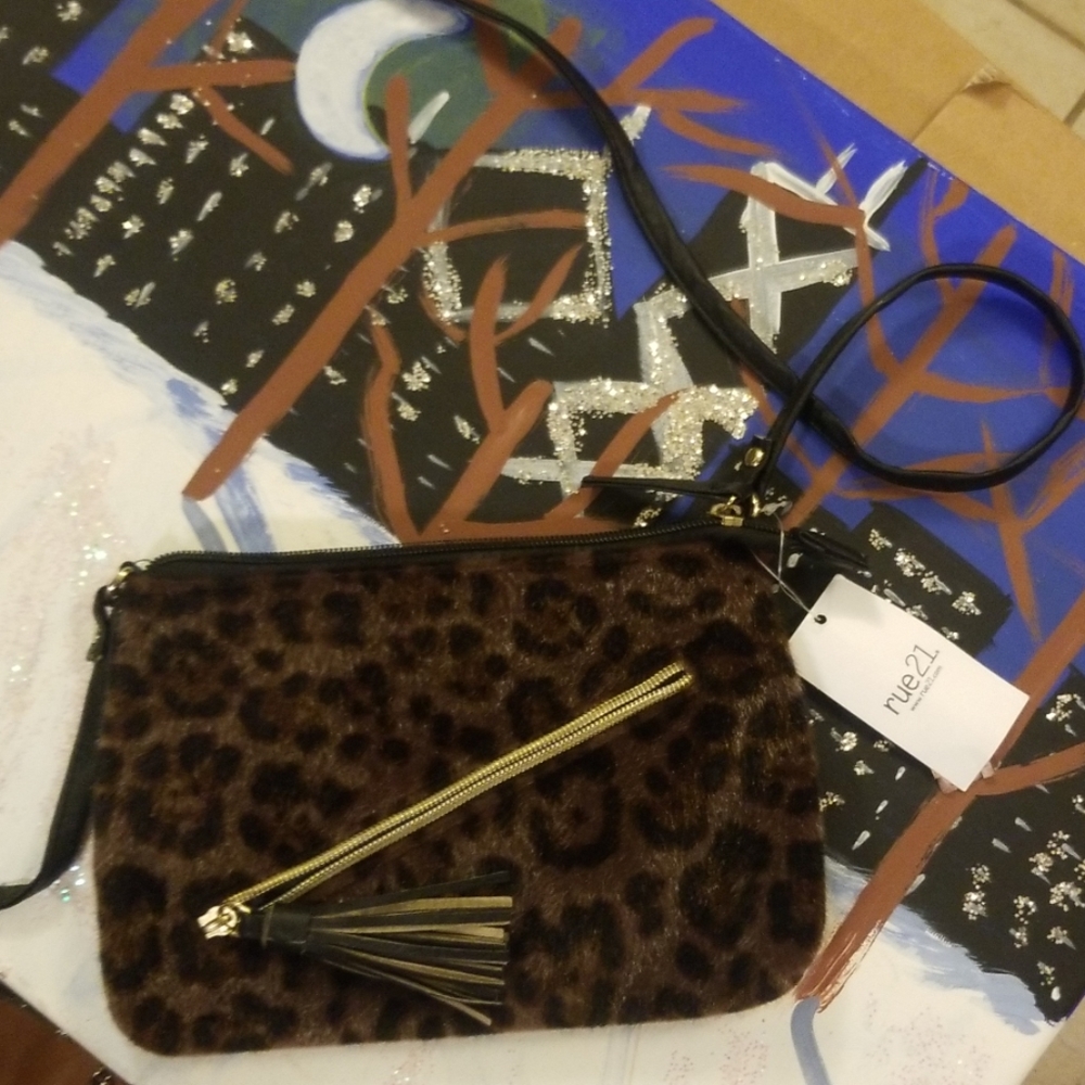 6x9 cheetah print crossbody